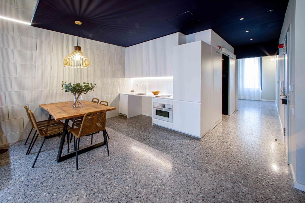 Barcelona Touch Apartments - Rosich Л'Успіталет-да-Любрагат Екстер'єр фото